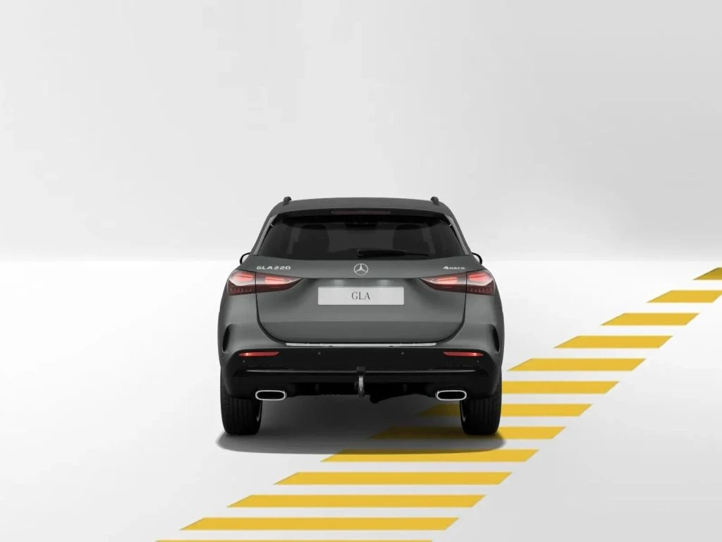 Mercedes-Benz-GLA 220-image-5