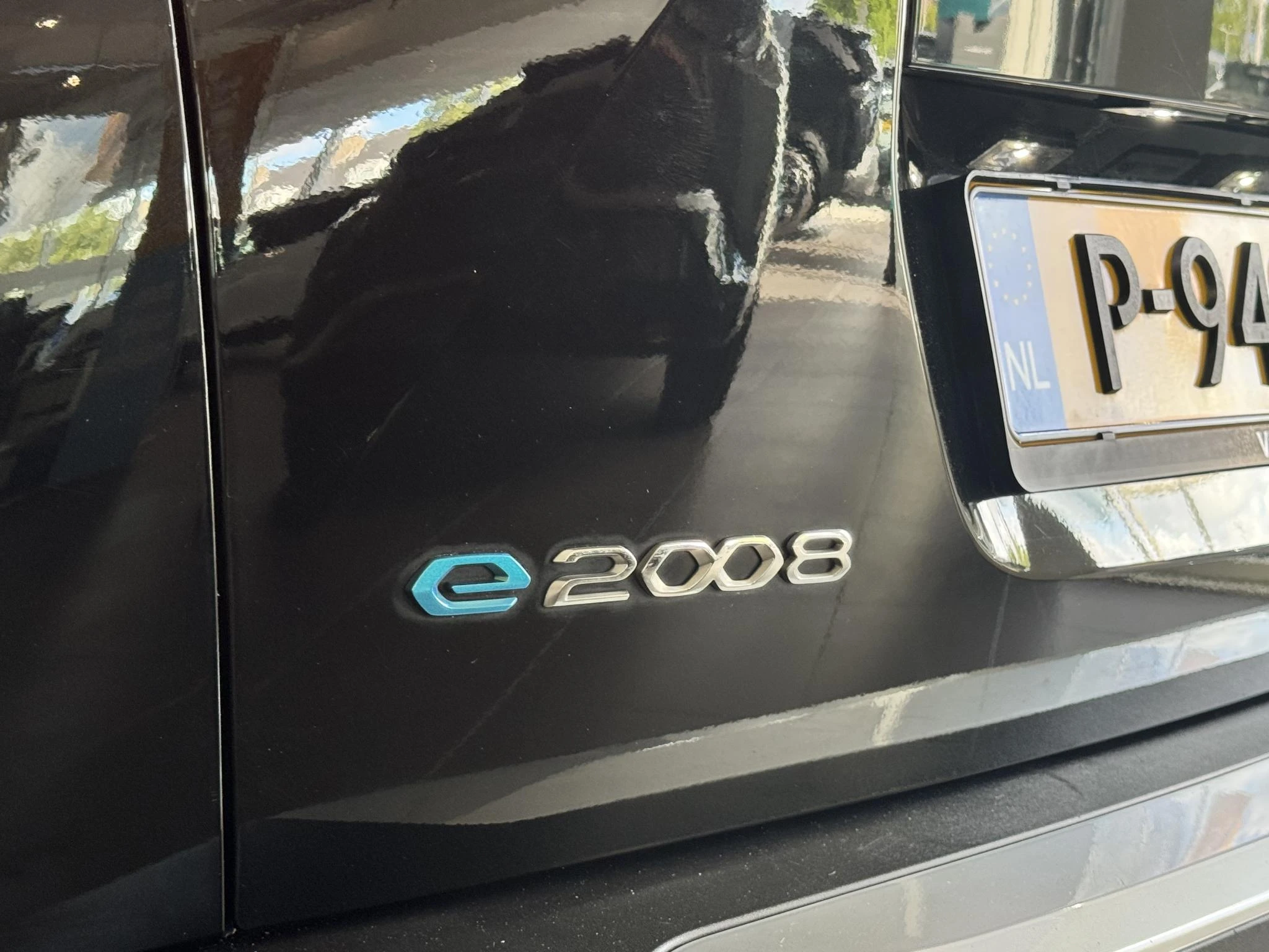 Peugeot-e-2008-image-14