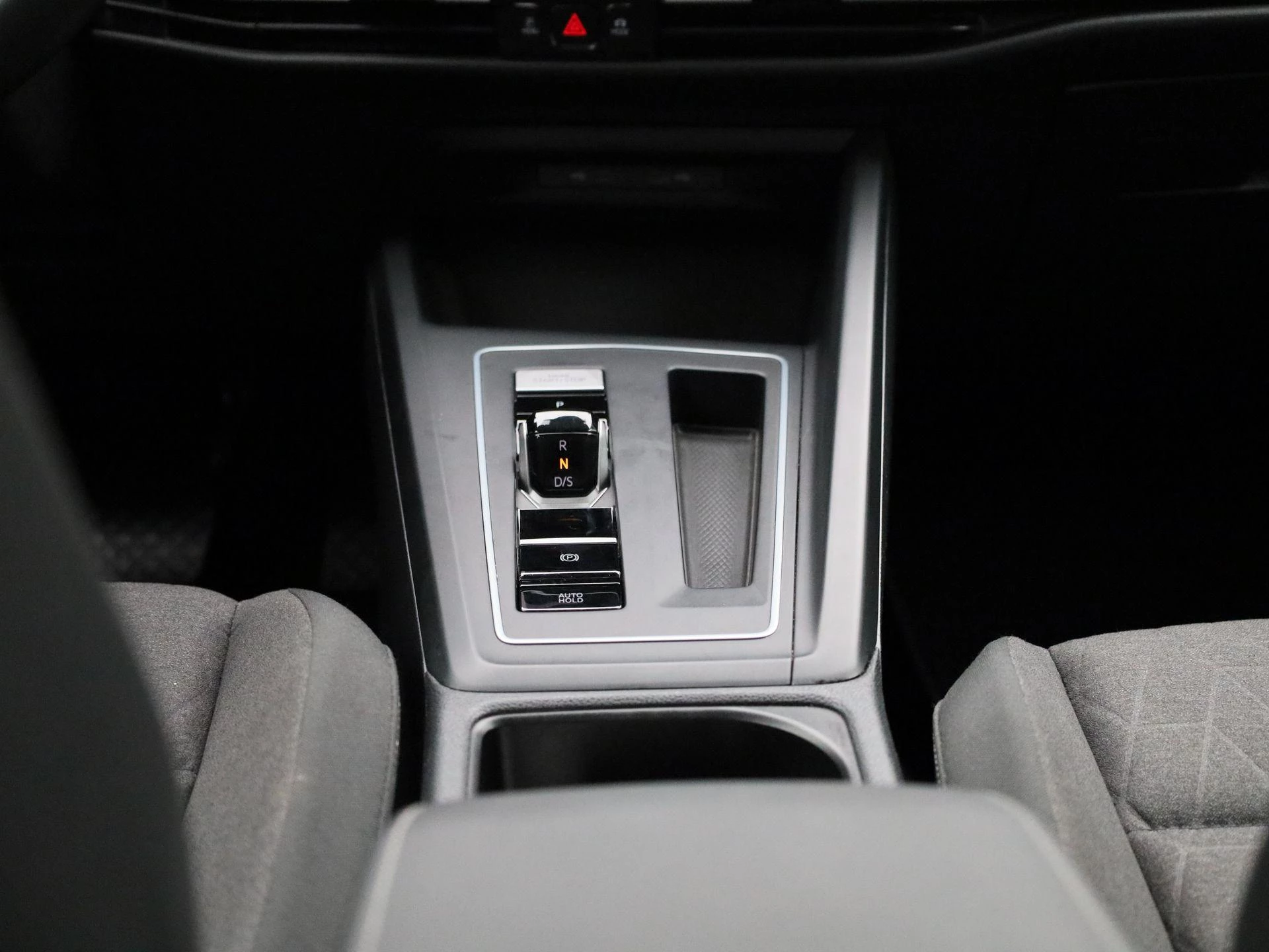 Volkswagen-Golf-image-9