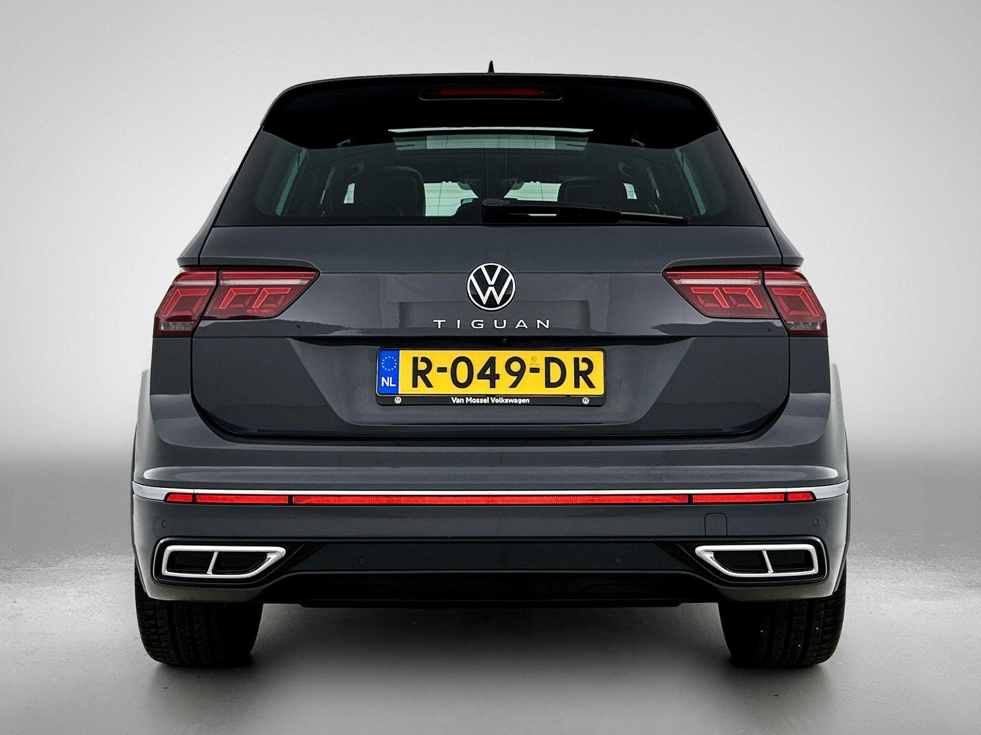 Volkswagen-Tiguan-image-2