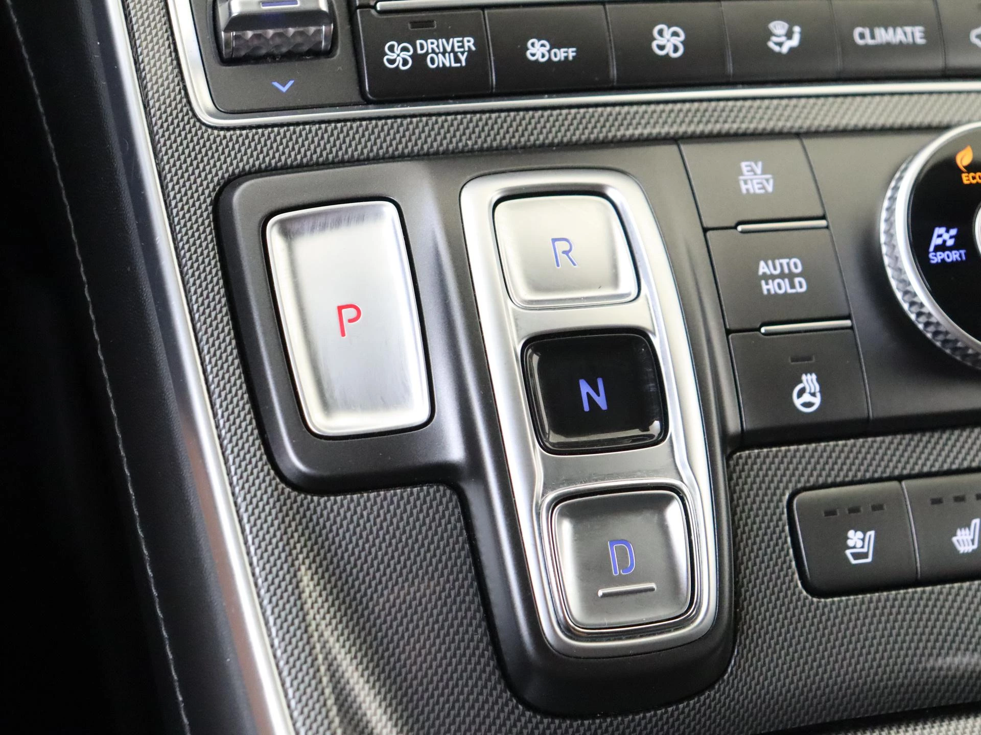 Hyundai-Santa Fe-image-14