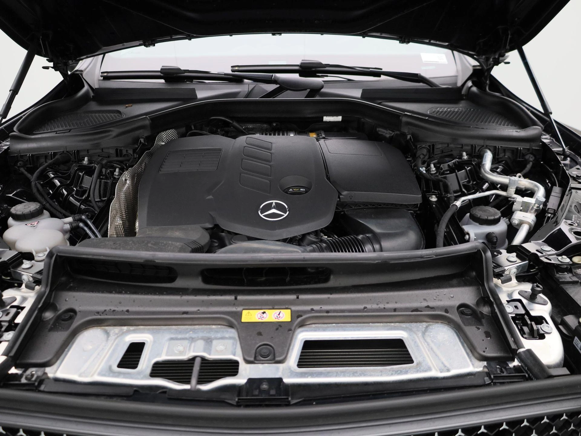 Mercedes-Benz-GLC-image-39