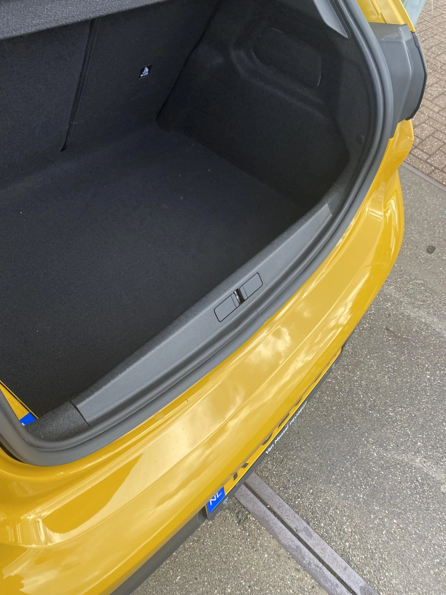 Peugeot-208-image-27