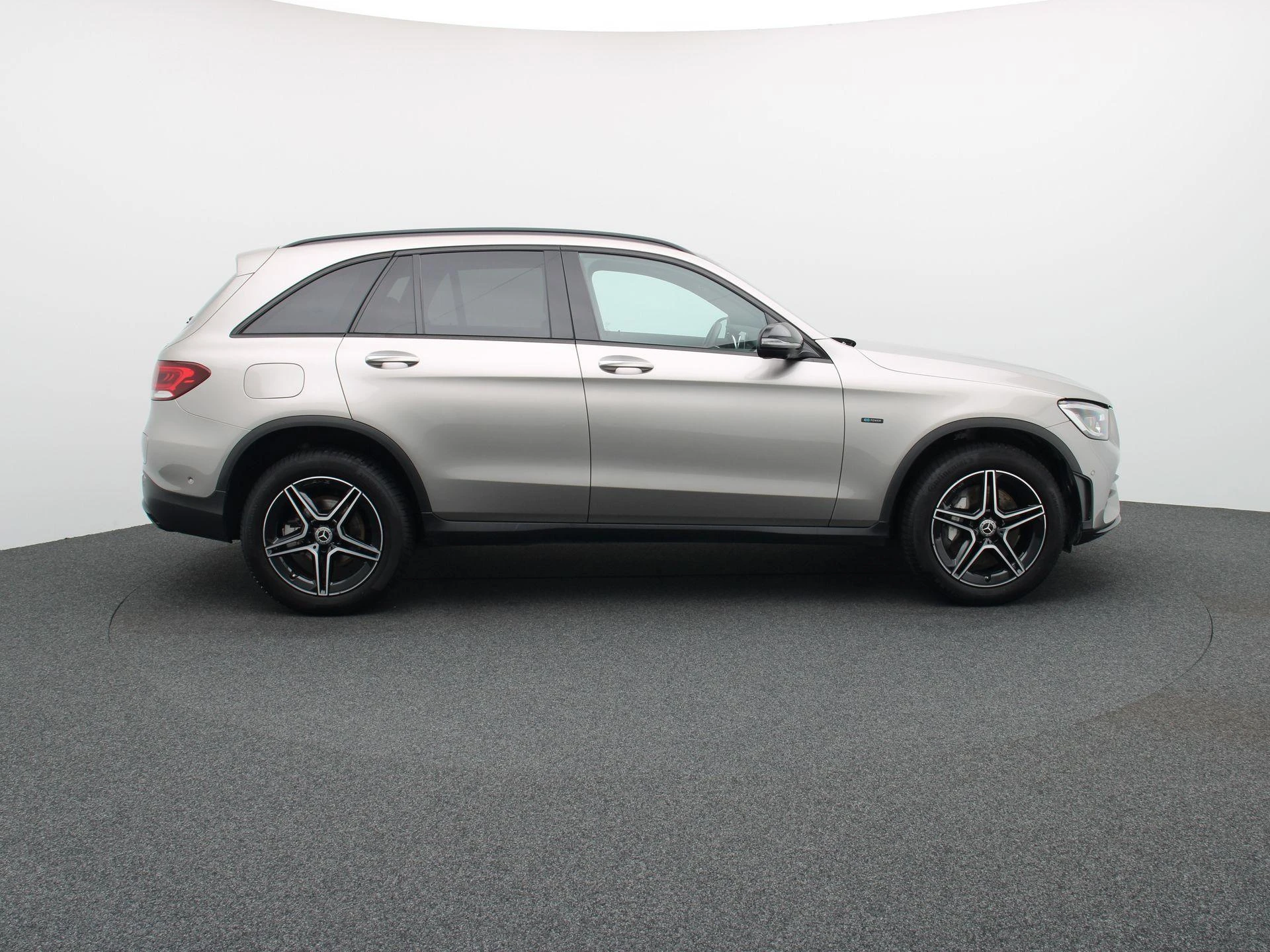 Mercedes-Benz GLC 300 de AMG LINE + PANO DAK + BURMESTER + CARPLAY +