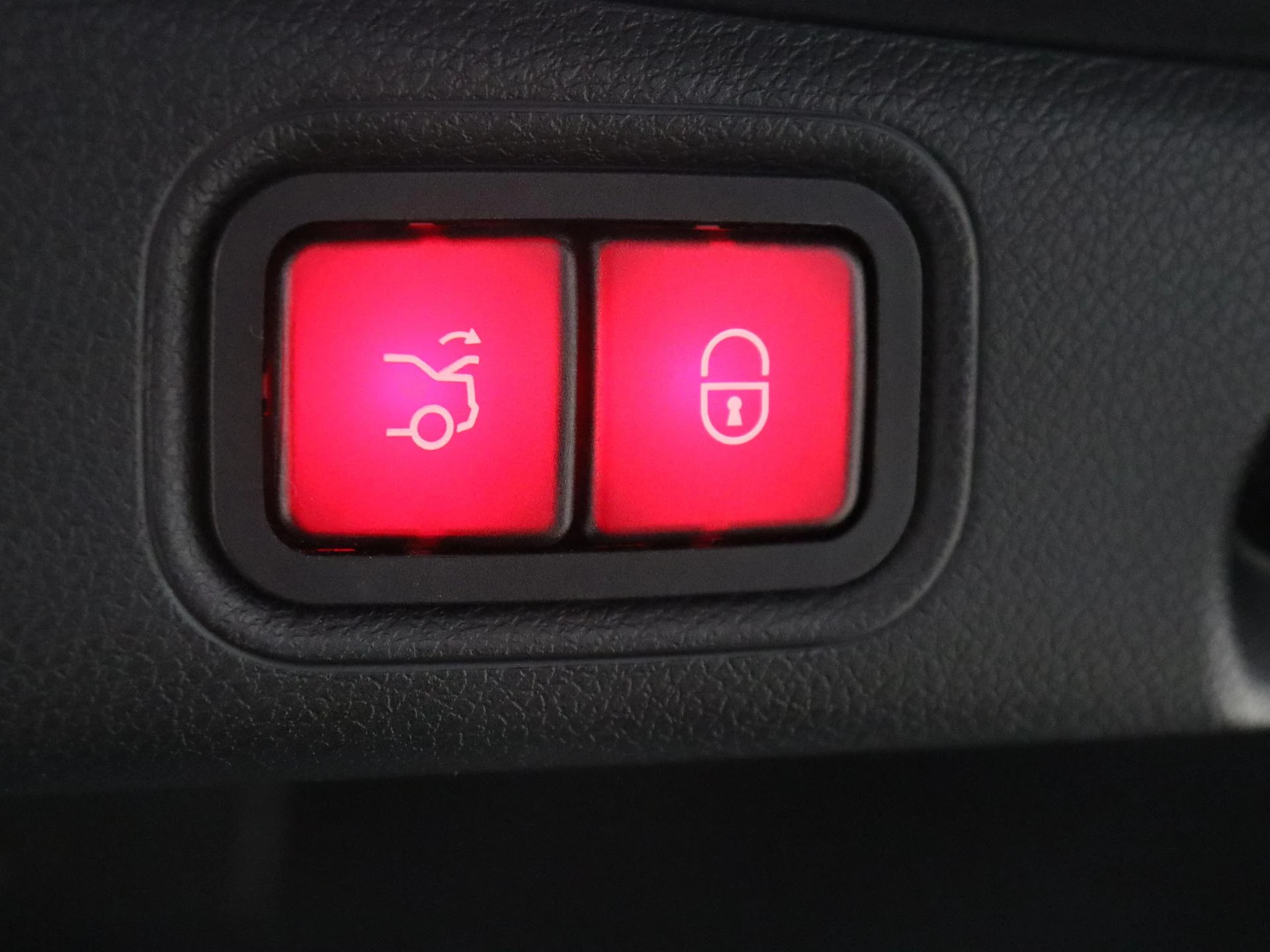 Mercedes-Benz-E-Klasse-image-40