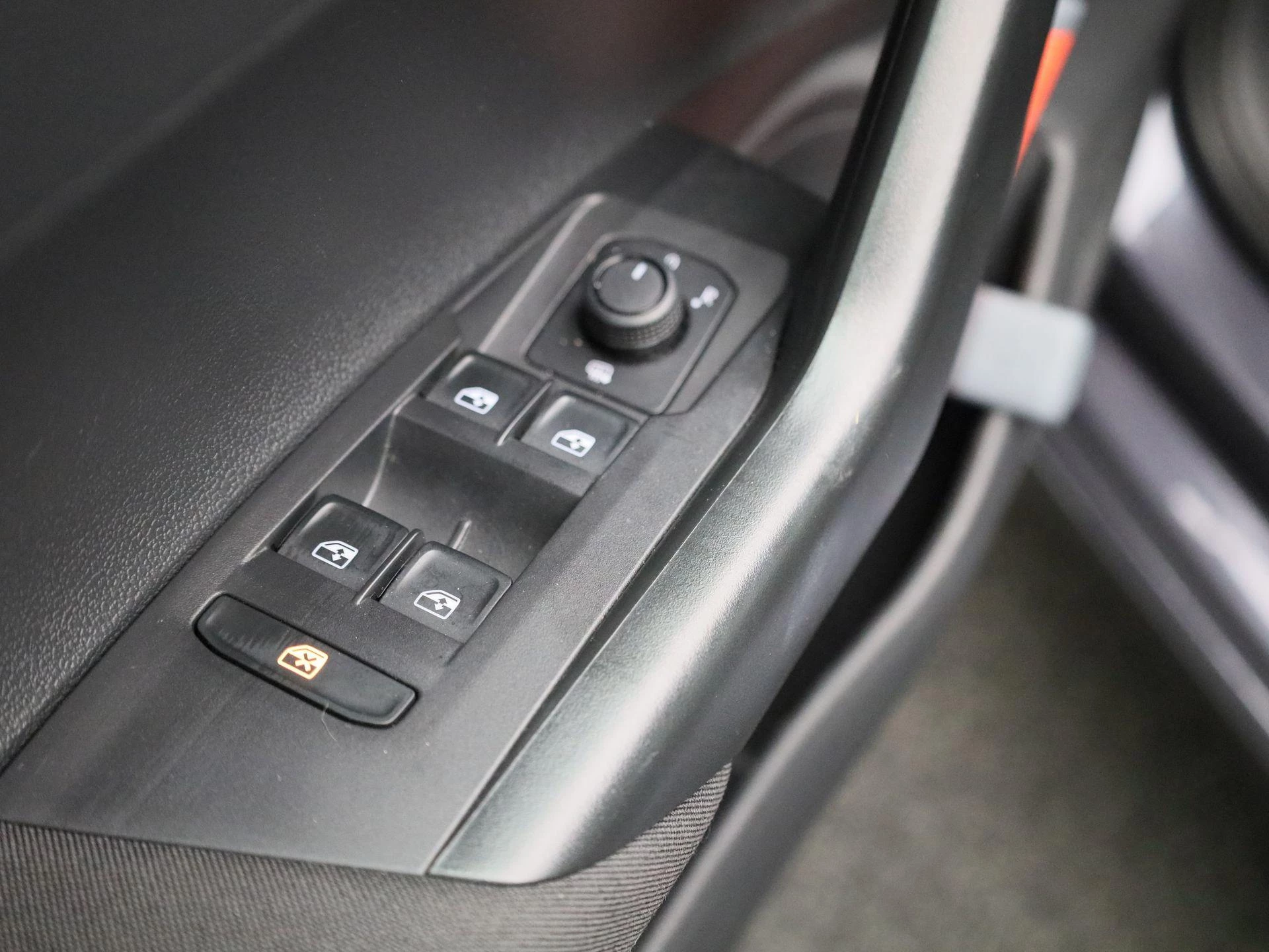 Volkswagen-Polo-image-25