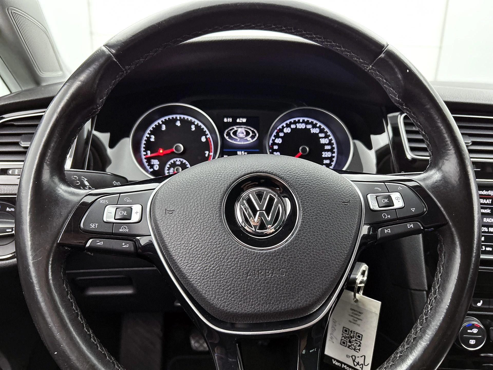 Volkswagen-Golf-image-35