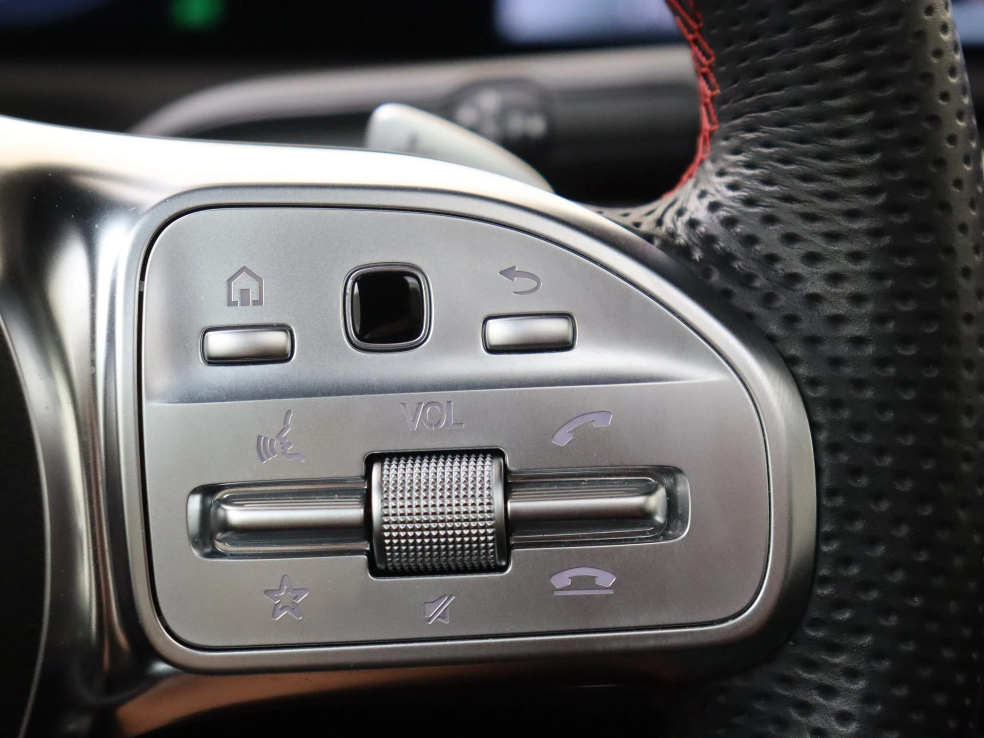 Mercedes-Benz-A-Klasse-image-13