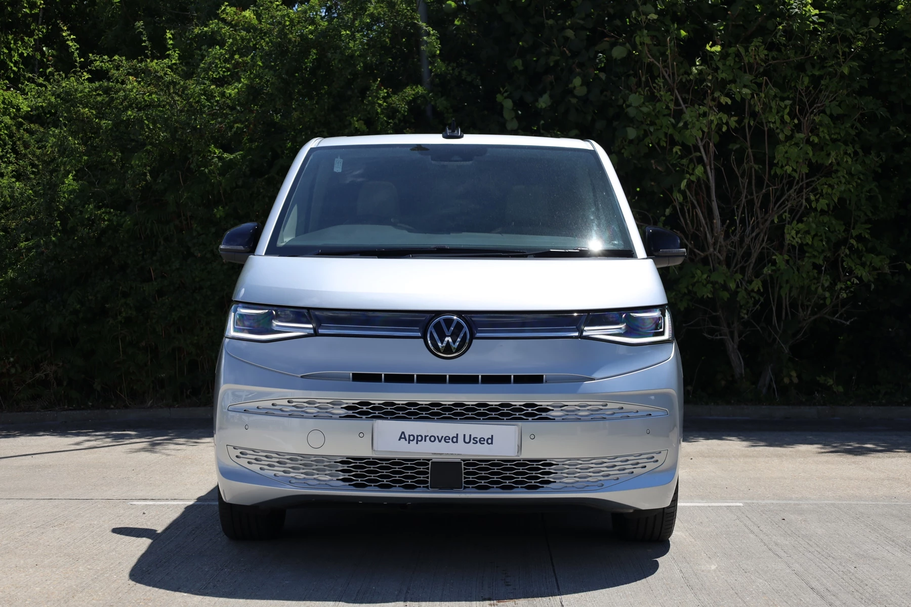 Volkswagen-Multivan-image-6
