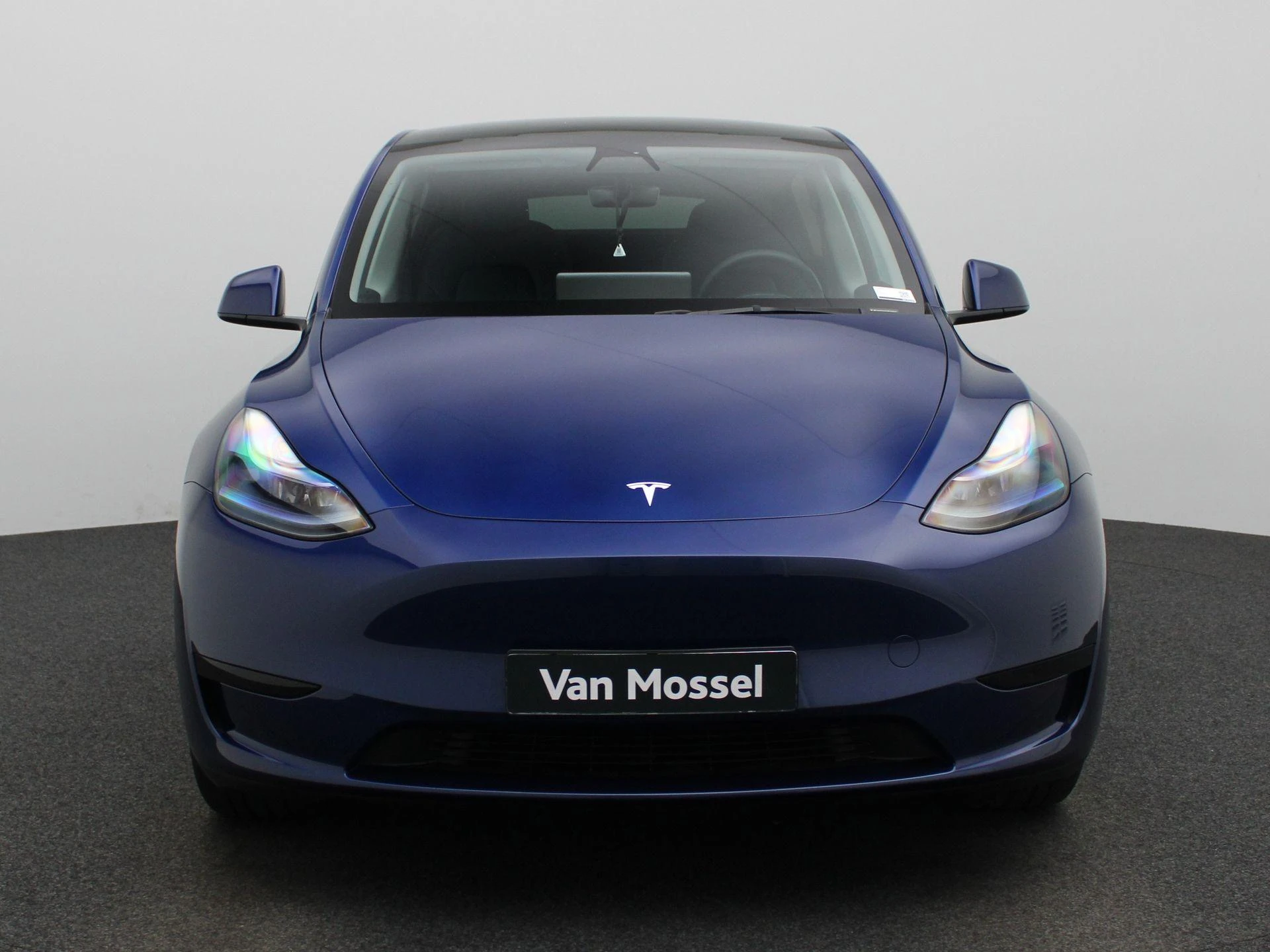 Tesla-Model Y-image-2