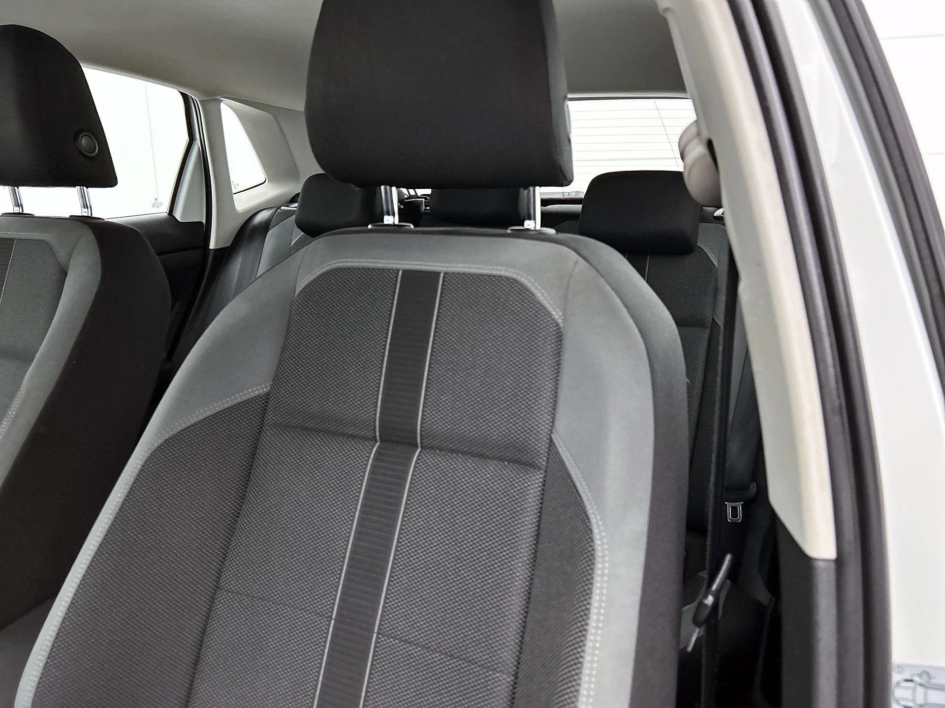 Volkswagen-Polo-image-11