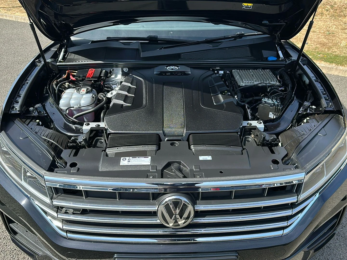 Volkswagen-Touareg-image-13