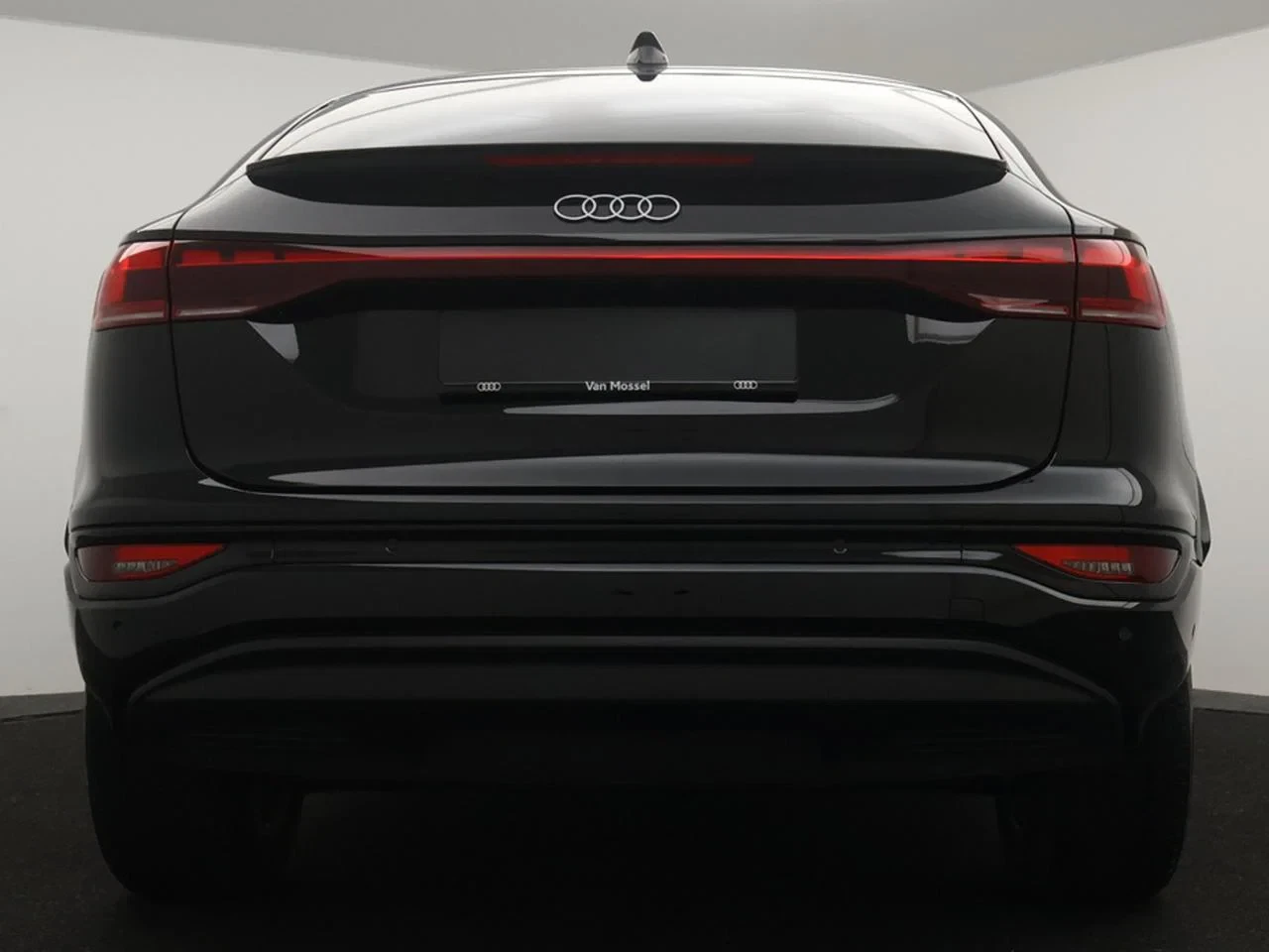 Audi Q6 e-tron Sportback e-Tron 83 kWh 252PK Advanced *NAVI*APP CONNECT*BLTH*CRUISE*DIGITAL DASHOBOARD*ZETELVERWARMNG*SPORTSEATS*ADAPTIVE CRUIS