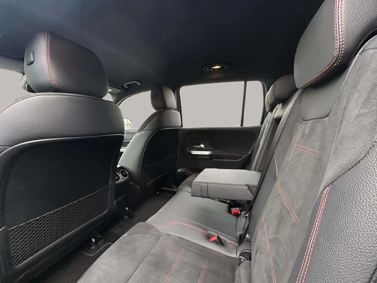 Mercedes-Benz-EQB-image-14