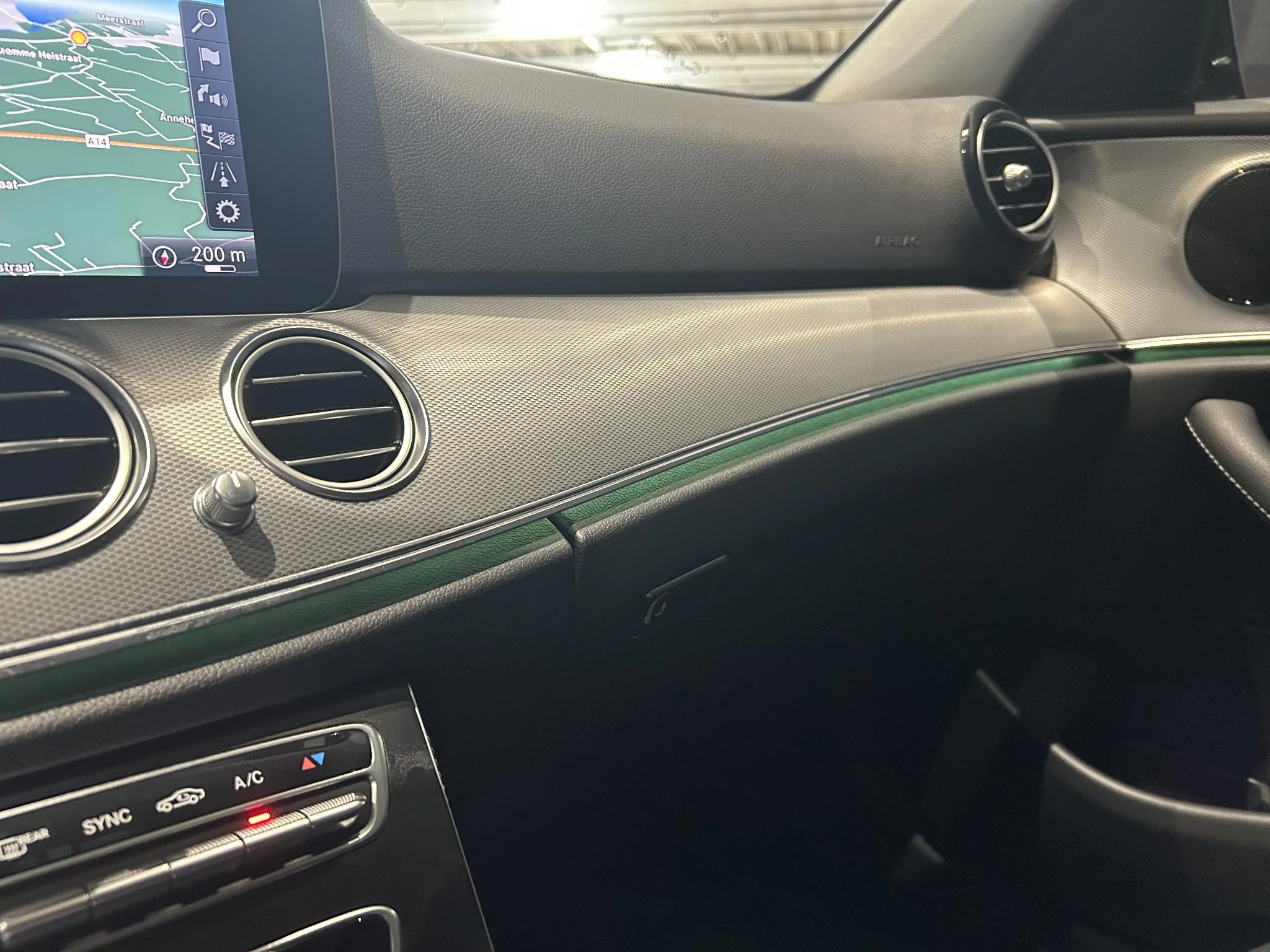 Mercedes-Benz-Classe E-image-21