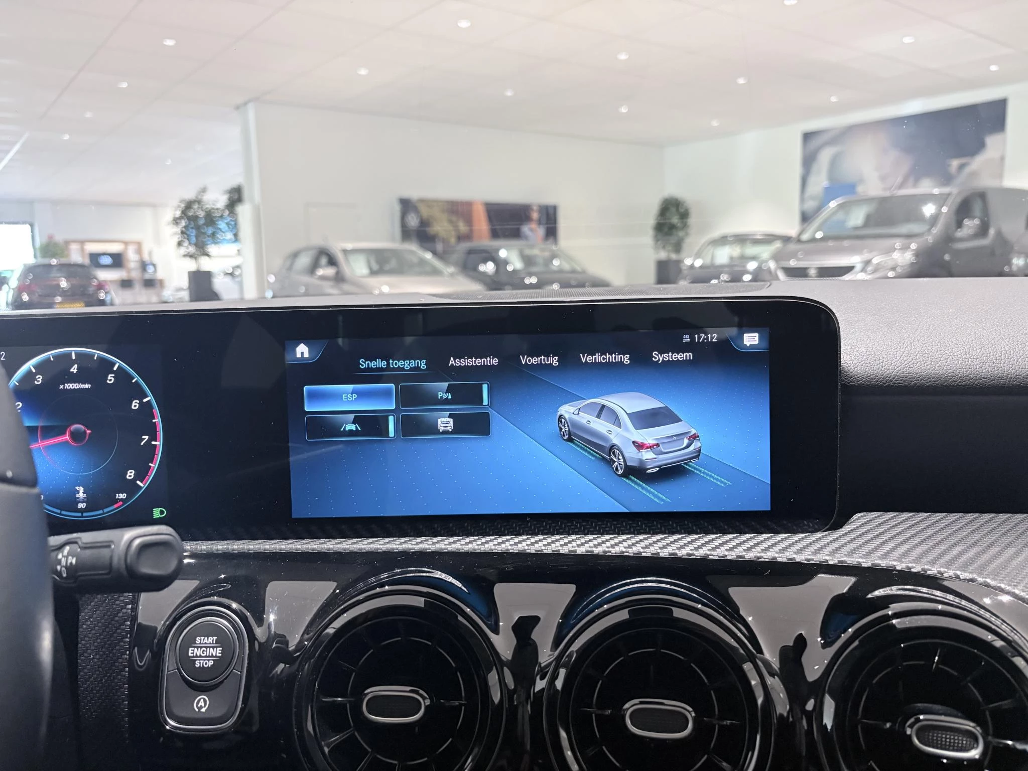 Mercedes-Benz-A-Klasse-image-20