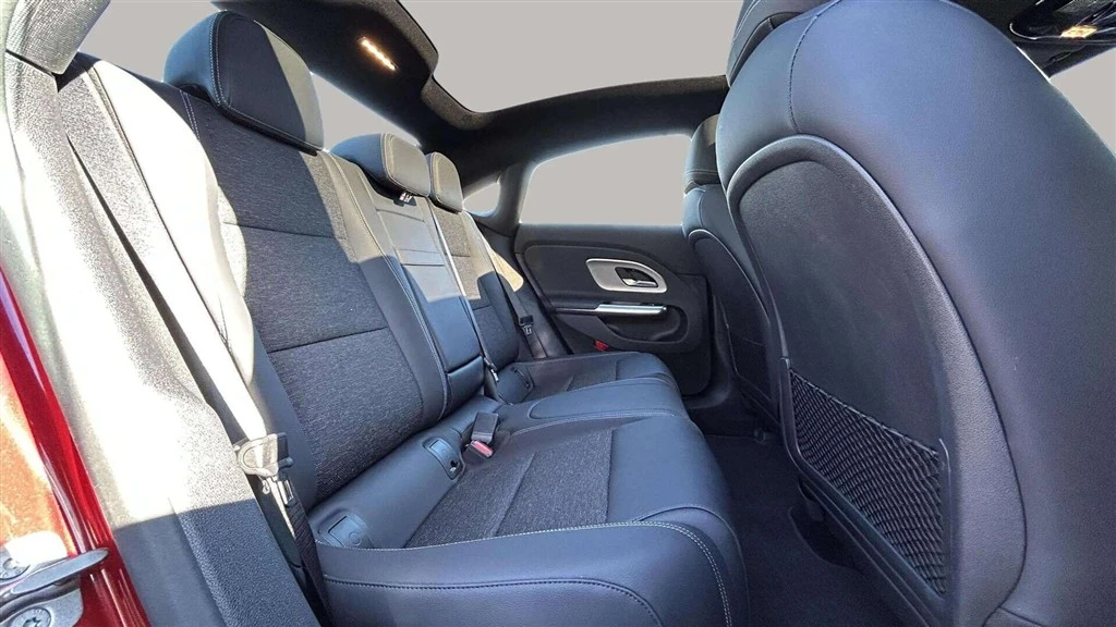 Mercedes-Benz-CLA-image-21
