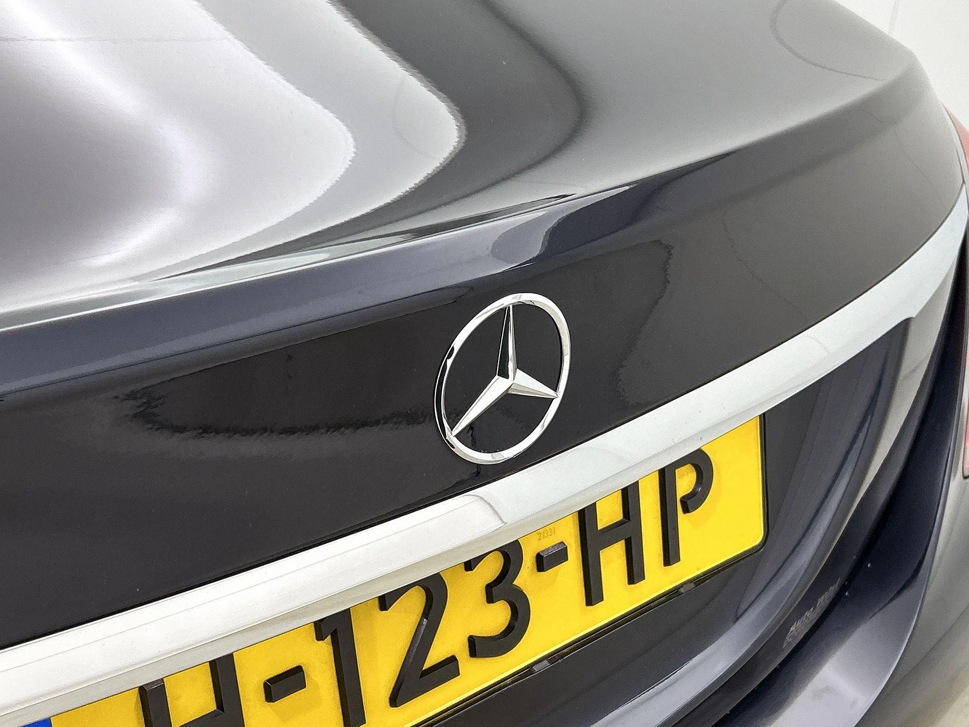 Mercedes-Benz-C-Klasse-image-21