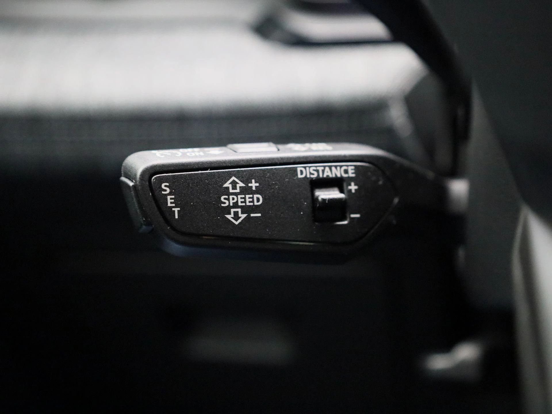 Audi-Q6 e-tron-image-22