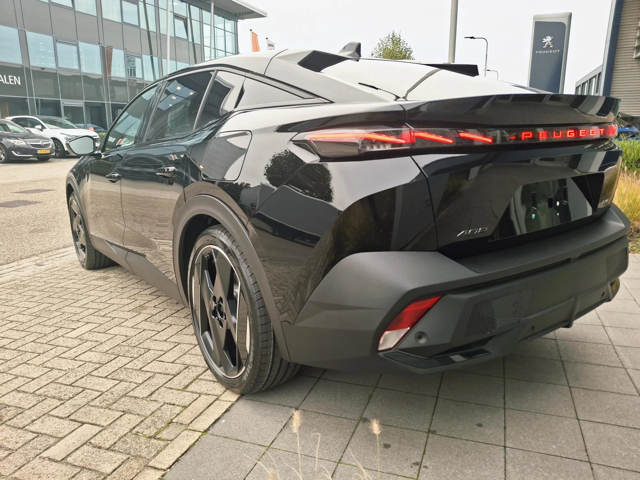 Peugeot-408-image-16