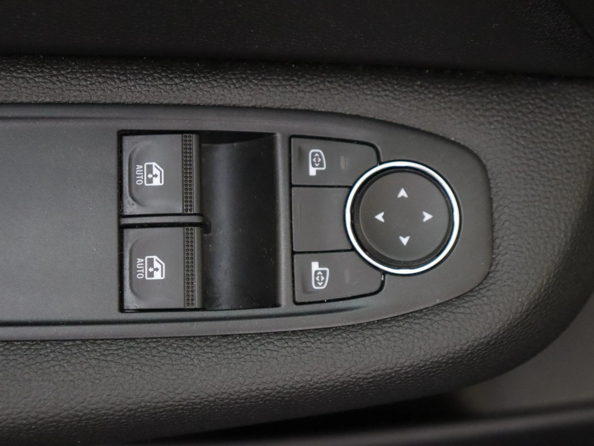 Renault-Clio-image-22