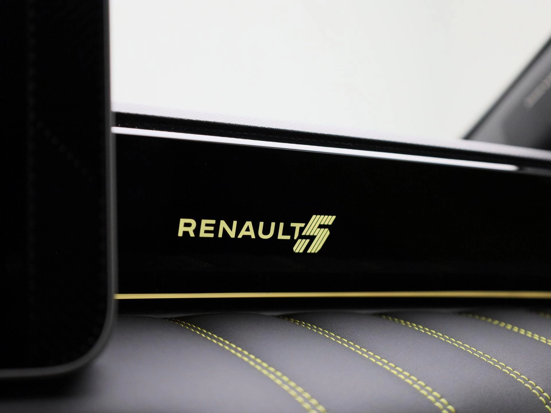 Renault-5-image-21