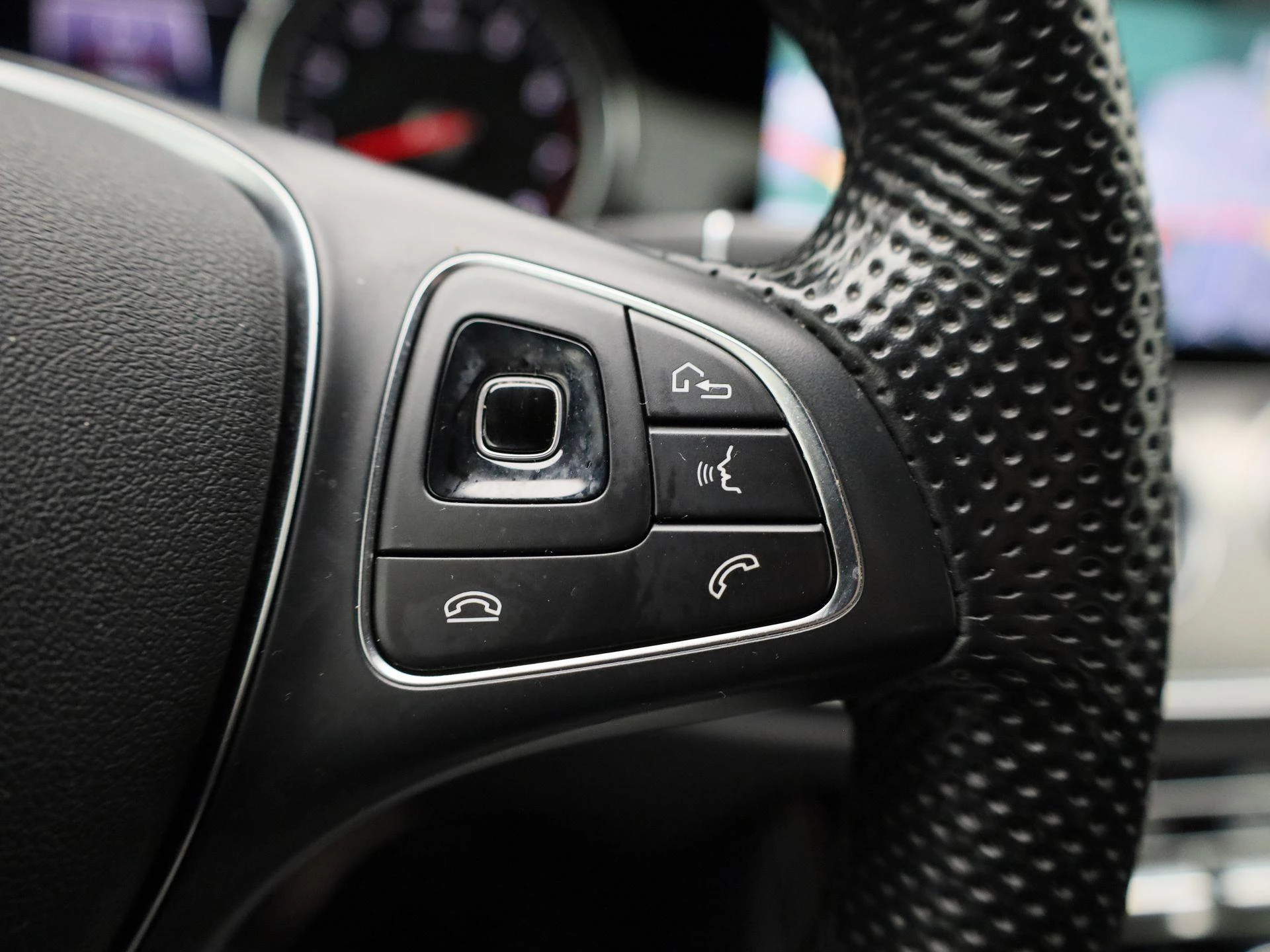 Mercedes-Benz-E-Klasse-image-15