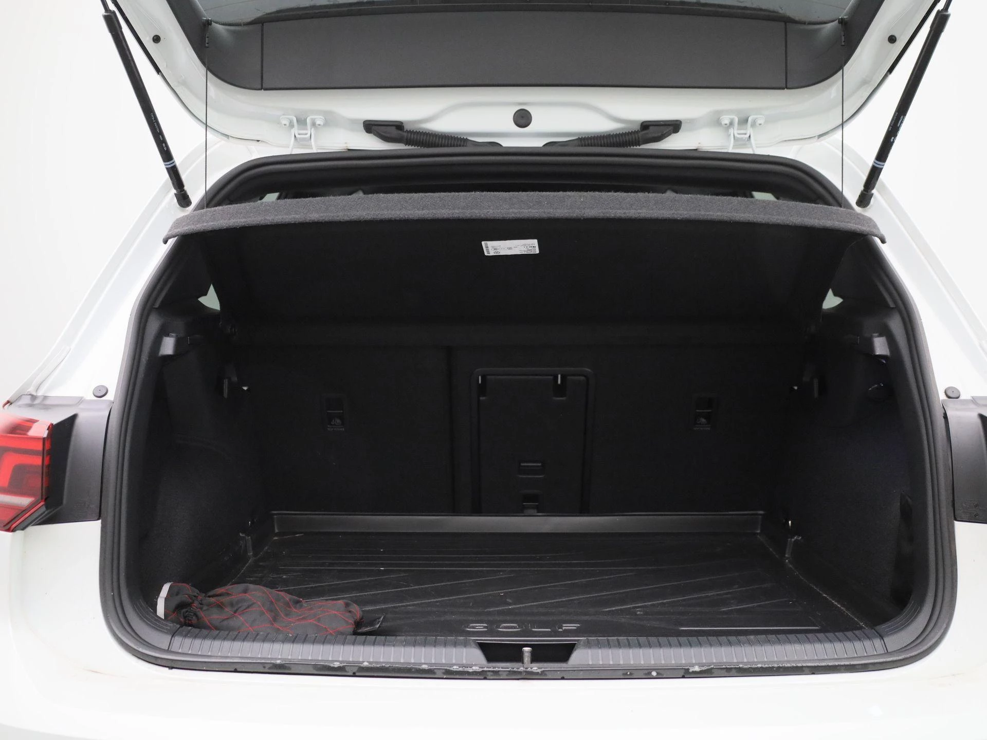 Volkswagen-Golf-image-13