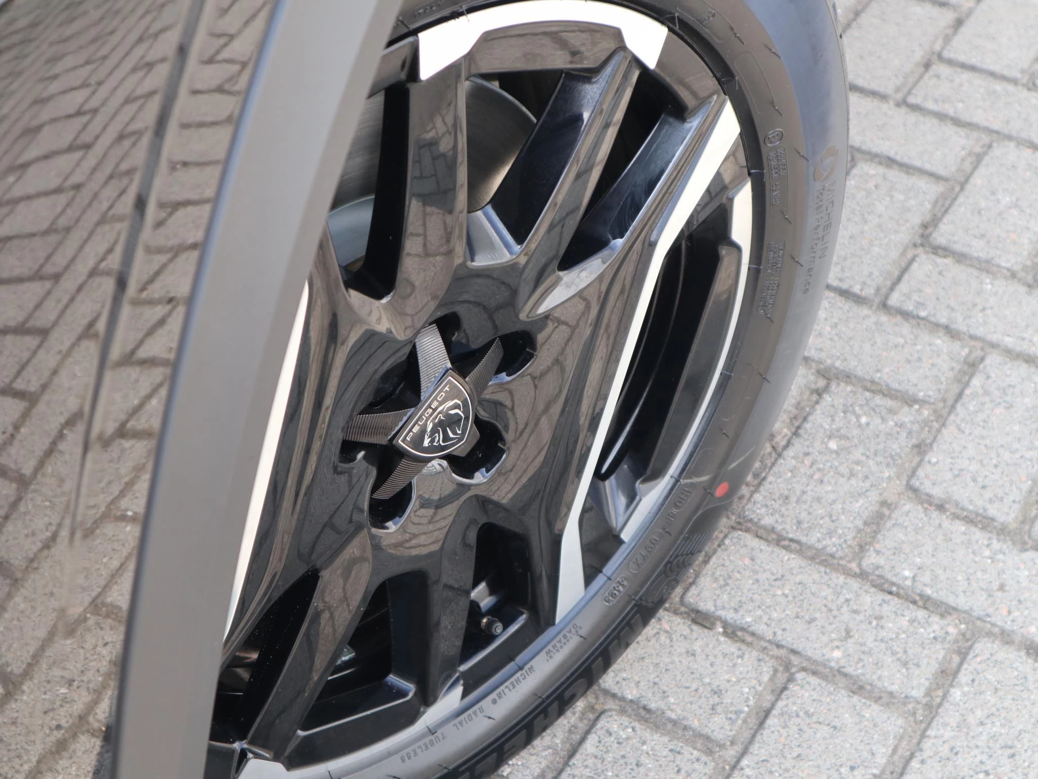 Peugeot-e-3008-image-45