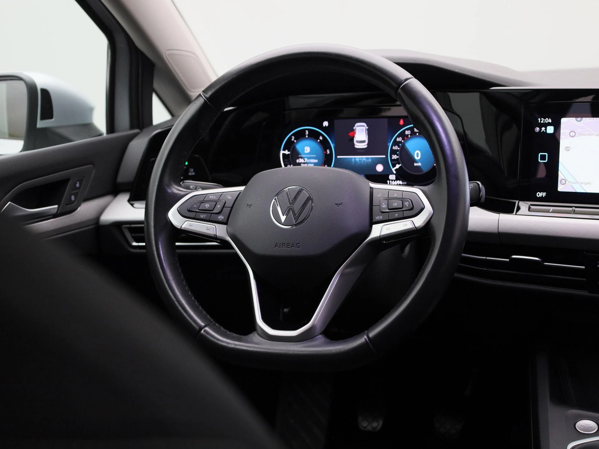 Volkswagen-Golf-image-9