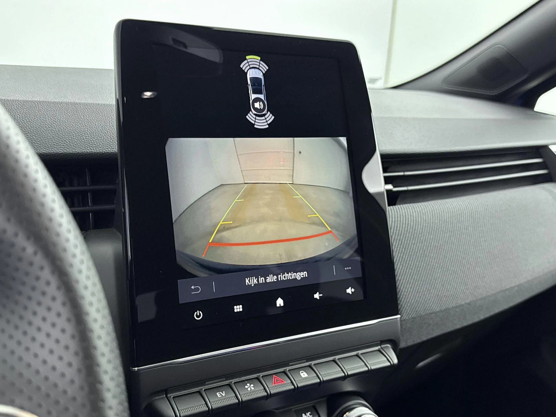 Renault-Clio-image-10