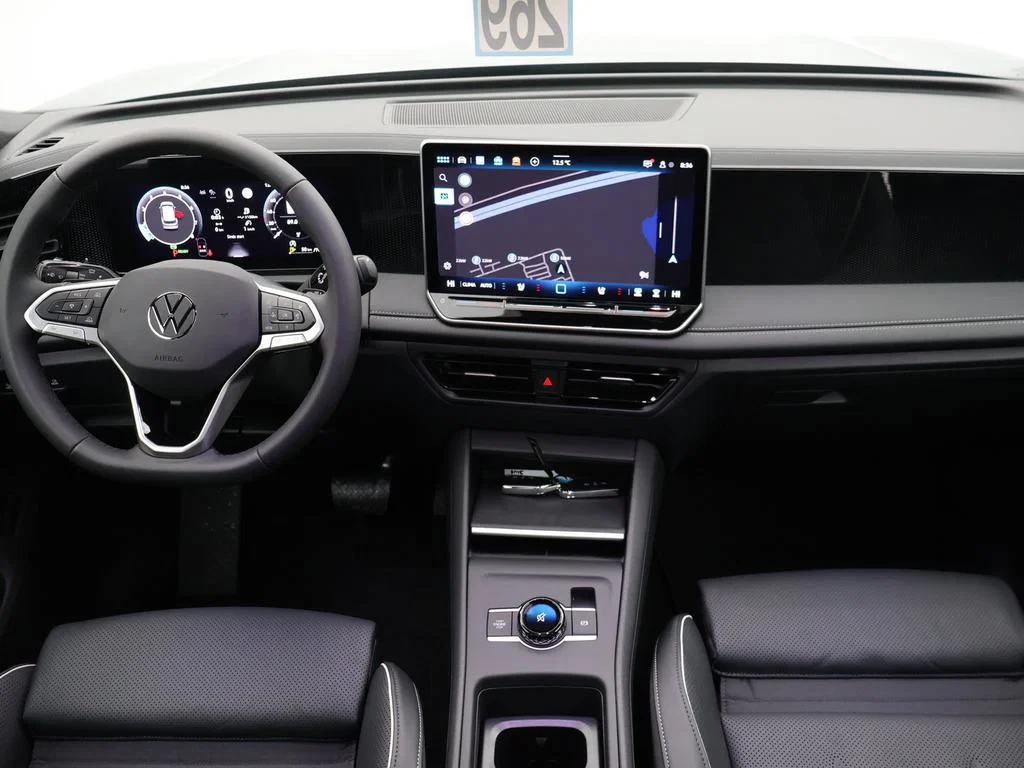 Volkswagen-Tiguan-image-10