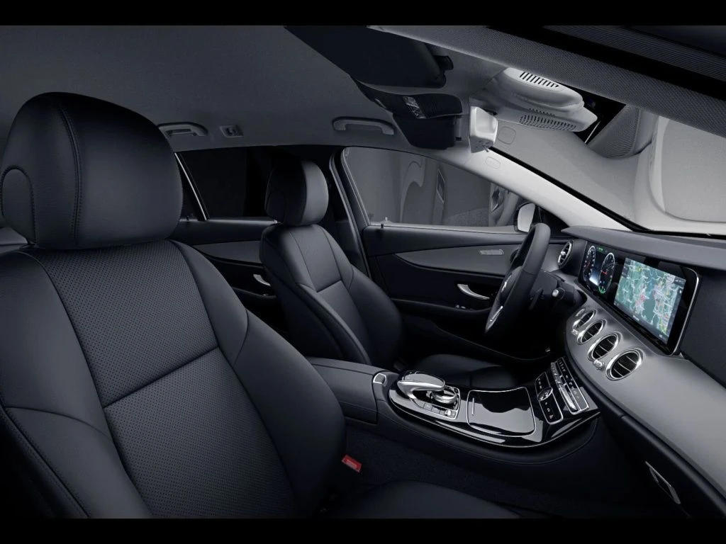 Mercedes-Benz-E-Klasse 300 de-image-10