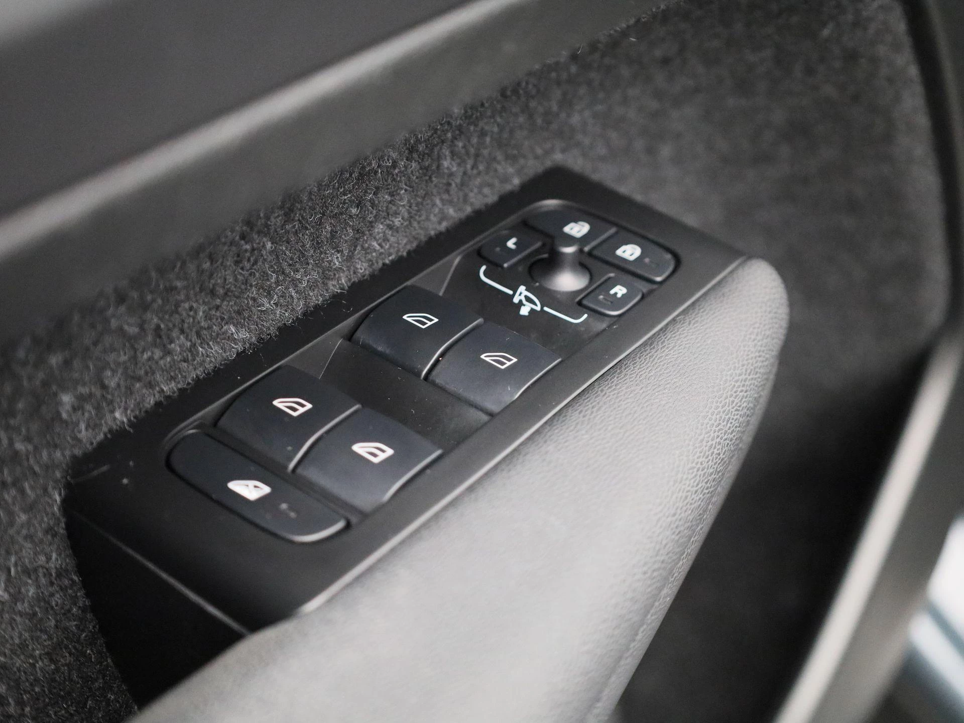 Volvo XC40 1.5 T4 Recharge Expression