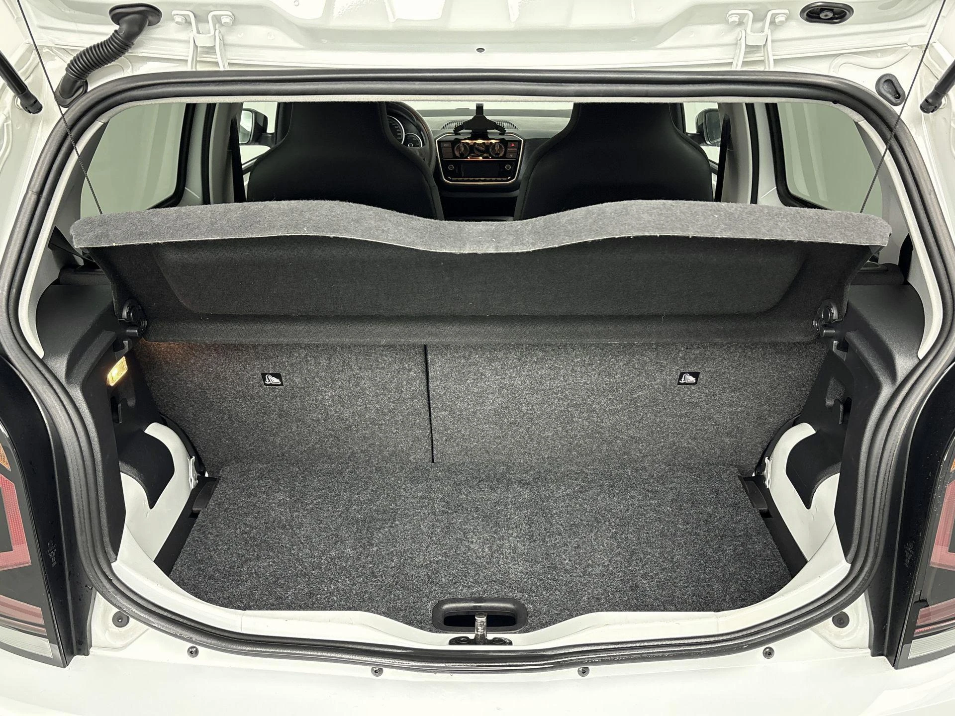 Volkswagen-up!-image-13