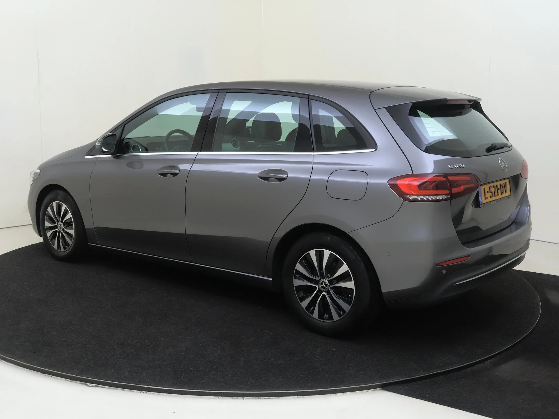 Mercedes-Benz-B-Klasse-image-2