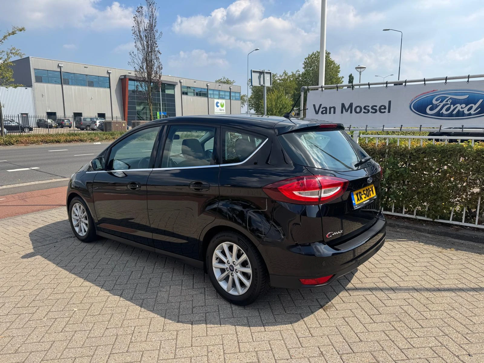 Ford-C-MAX-image-3