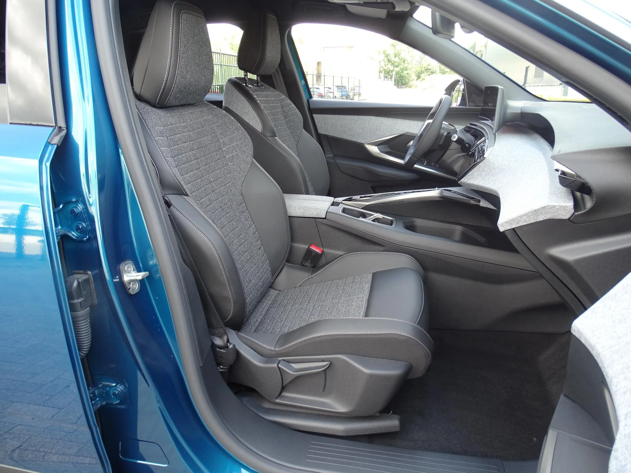 Peugeot-e-3008-image-6
