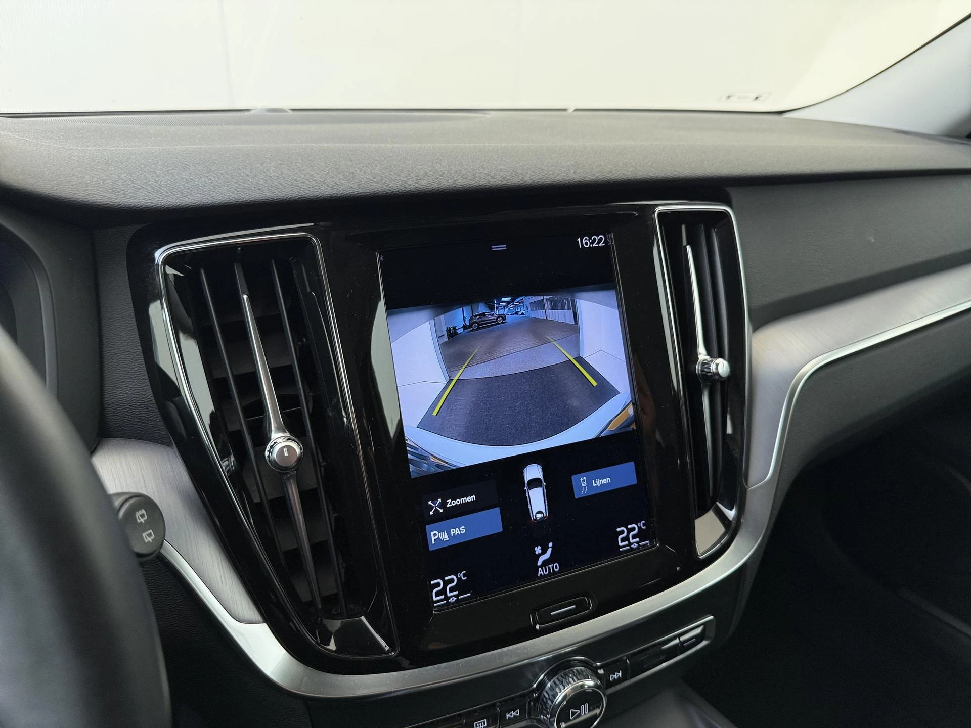 Volvo-V60-image-19