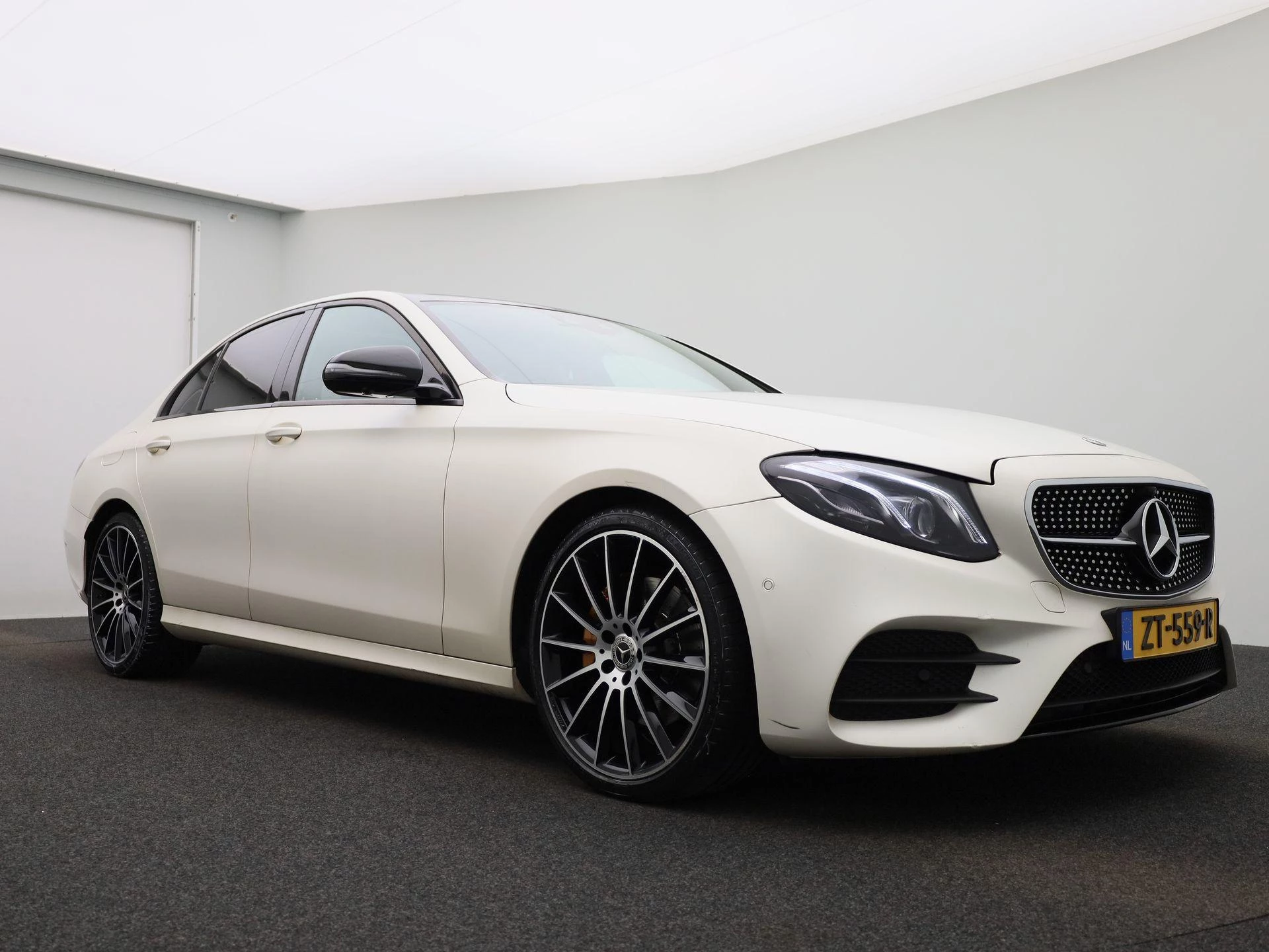Mercedes-Benz-E-Klasse-image-49