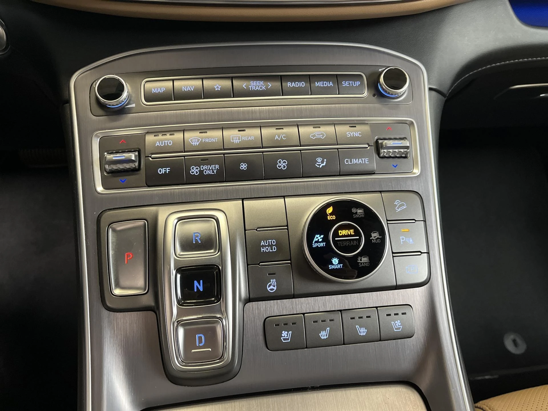 Hyundai-Santa Fe-image-15
