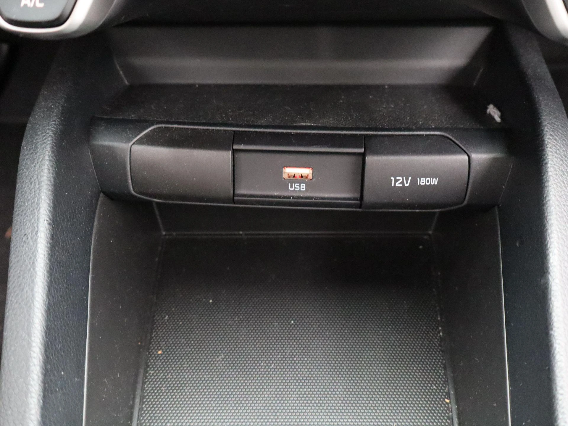 Kia-Stonic-image-20