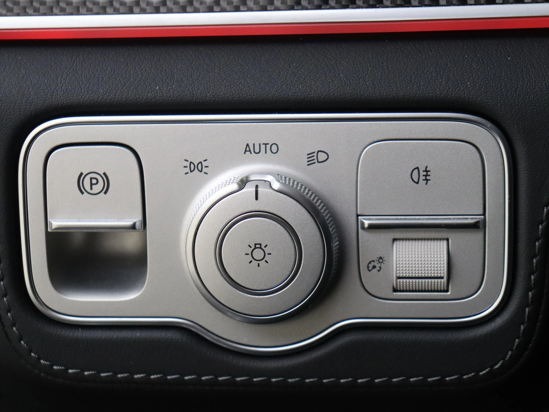 Mercedes-Benz-GLE-image-34