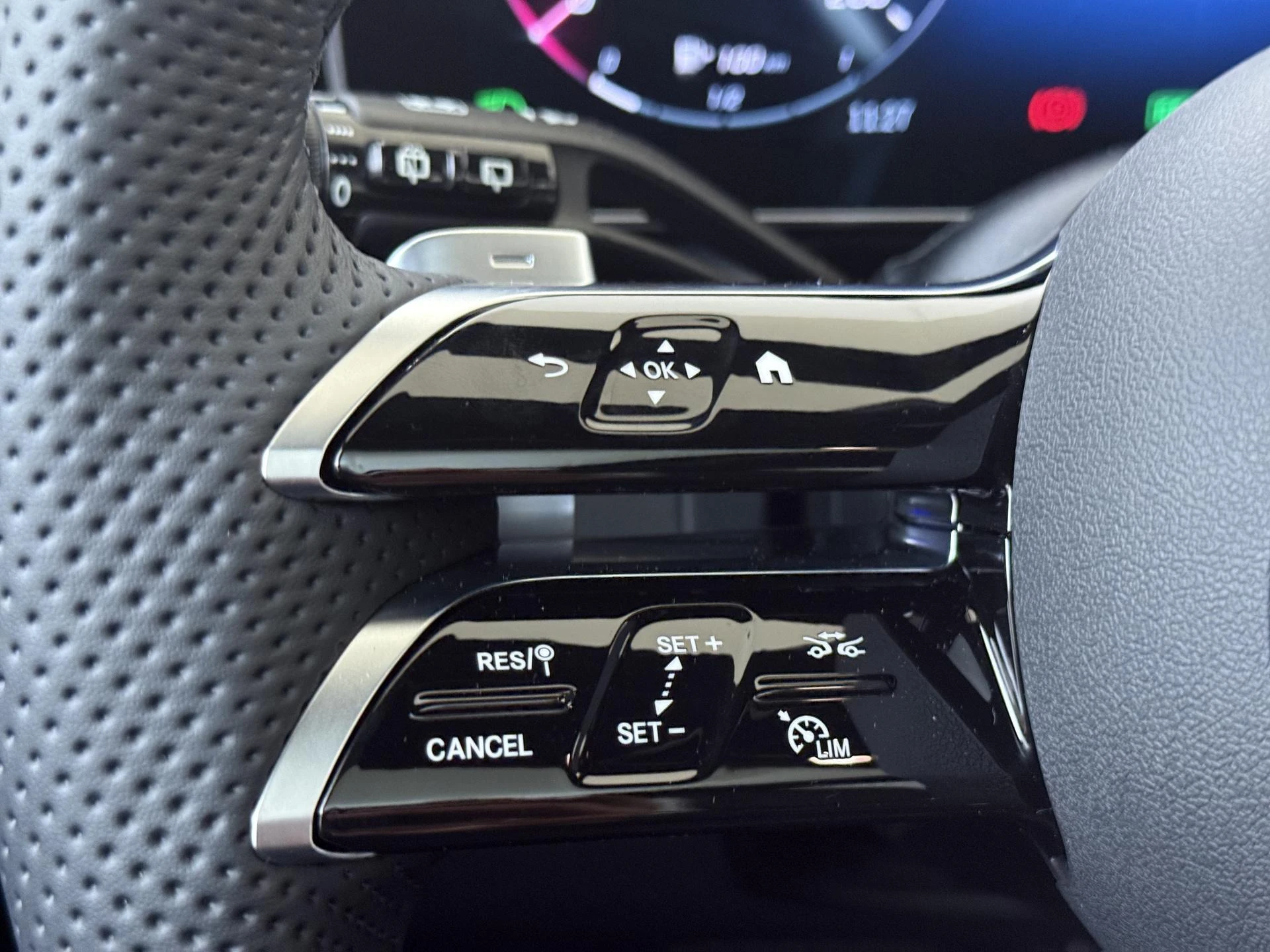 Mercedes-Benz-GLC-image-11
