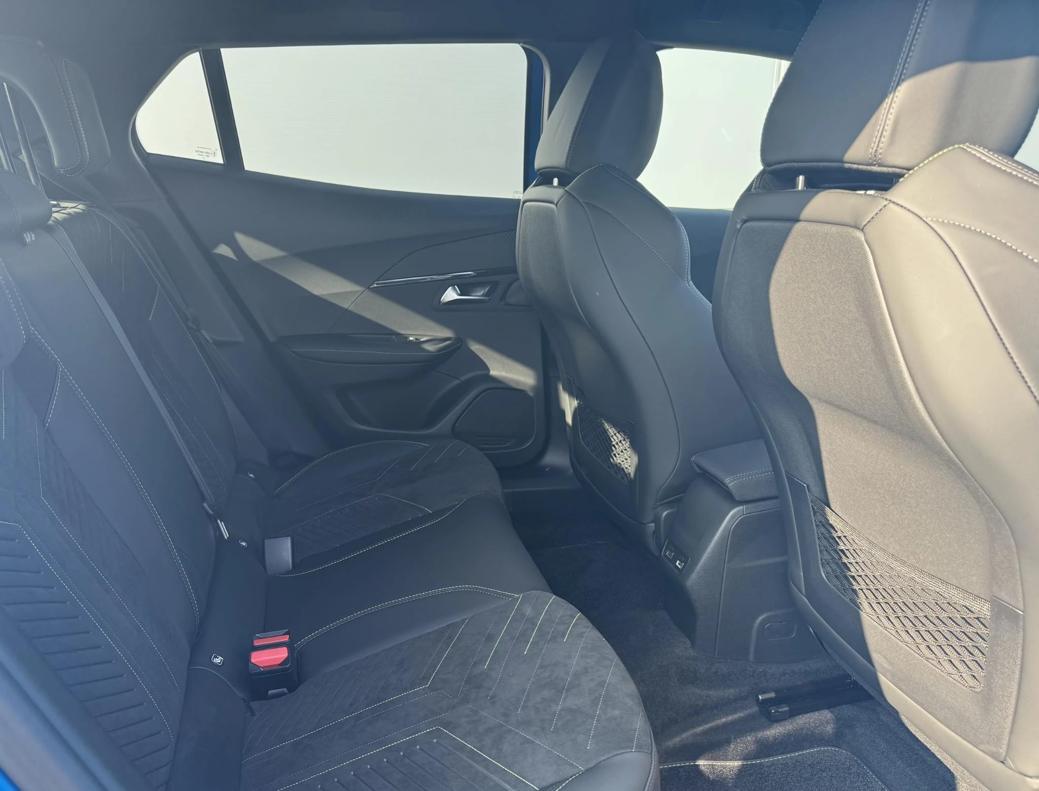 Peugeot-e-2008-image-15