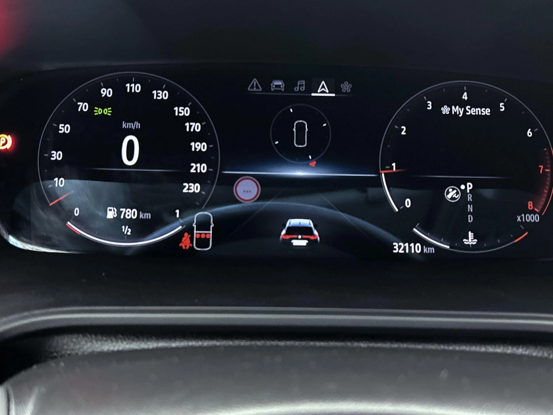 Renault-Mégane Estate-image-6