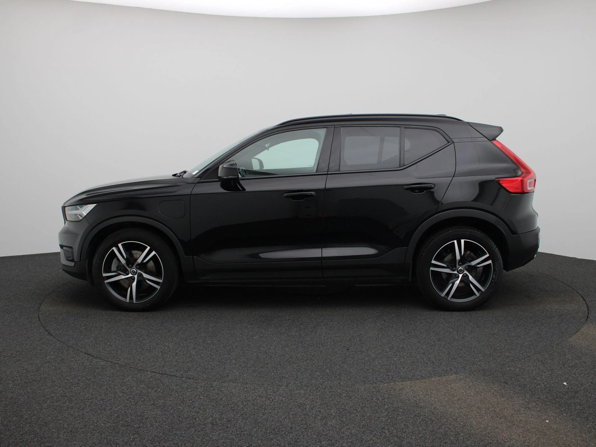 Volvo-XC40-image-3