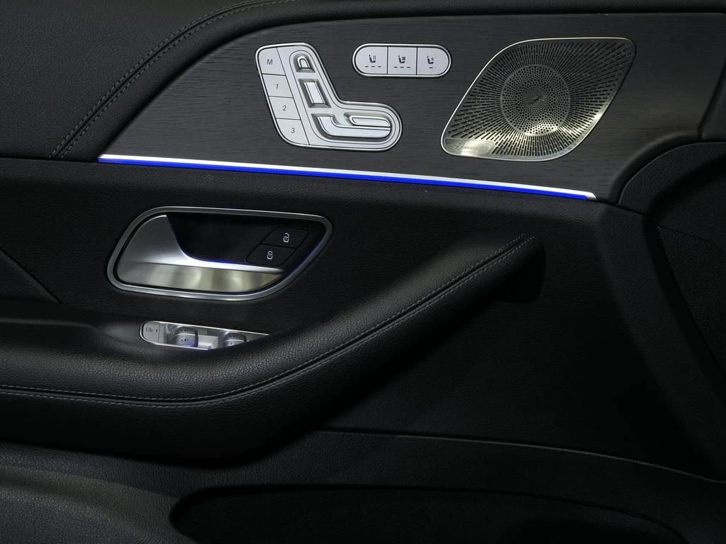Mercedes-Benz-GLS 450-image-10