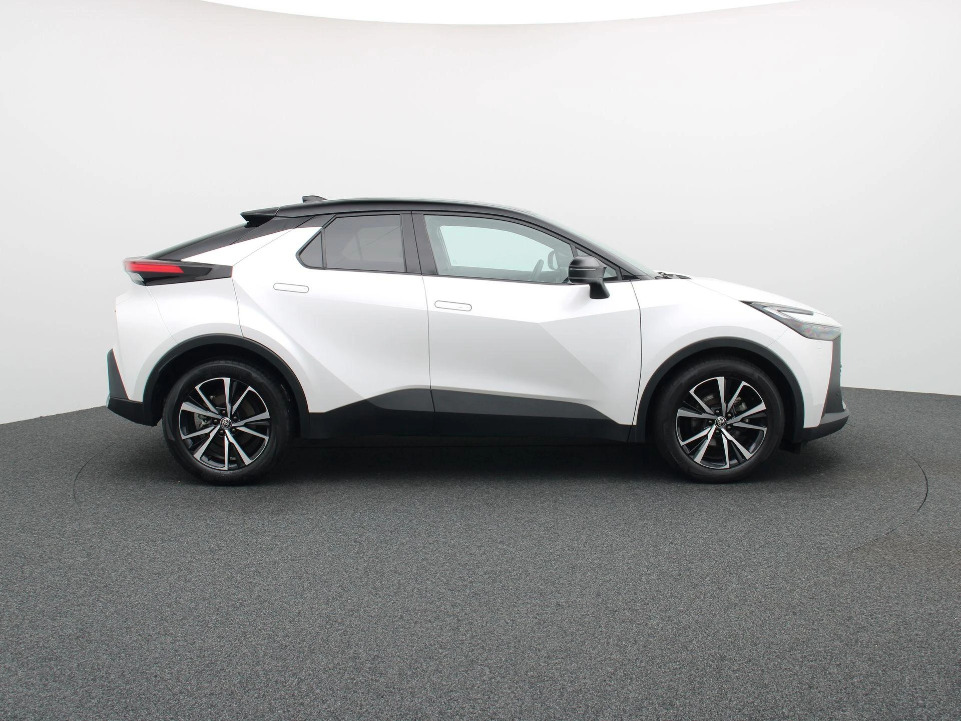 Toyota-C-HR-image-5