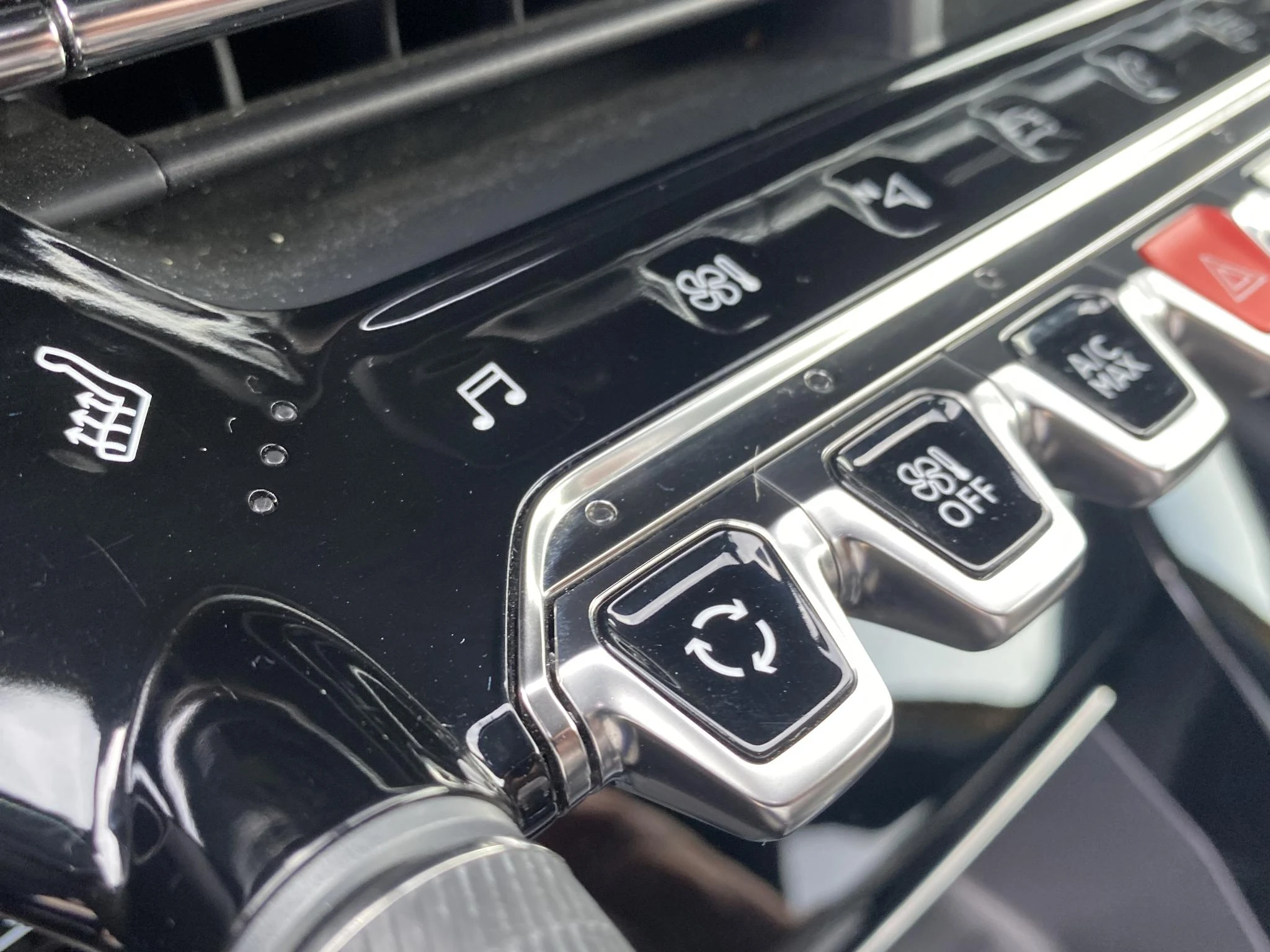 Peugeot-208-image-16